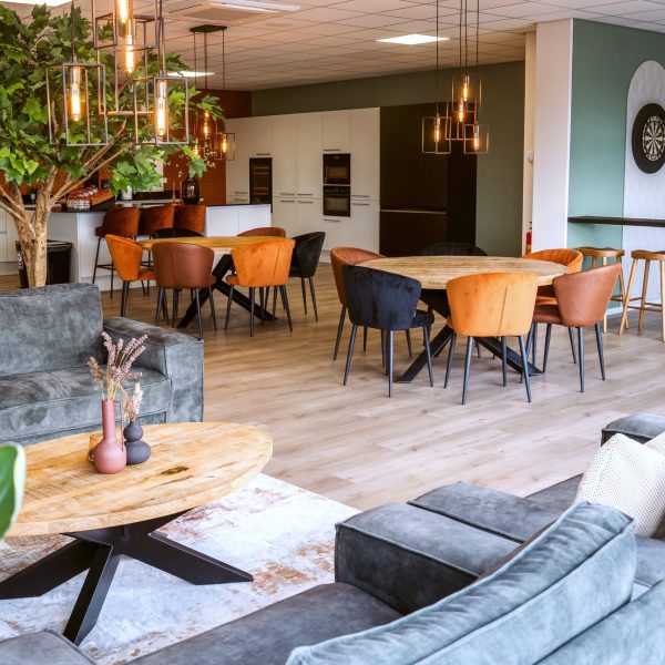 Kantoorontwerp kantine Royal Ingredients Group door Studio Tarry