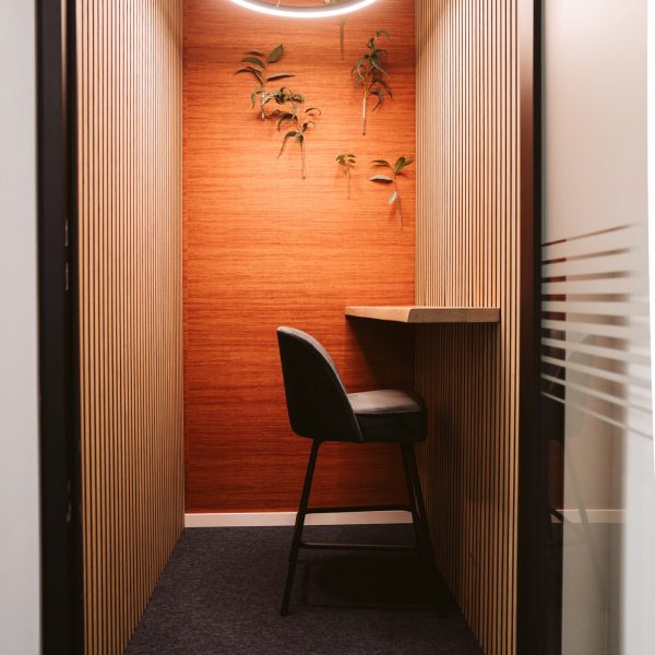 Kantoorontwerp belhok Royal Ingredients Group door Studio Tarry