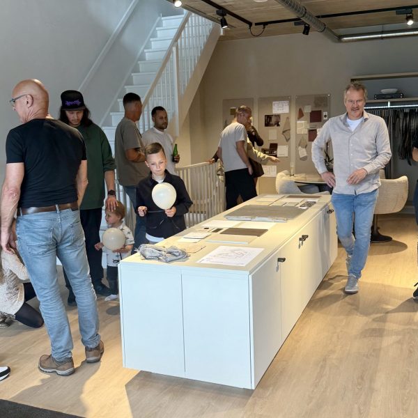 Opening studio tarry